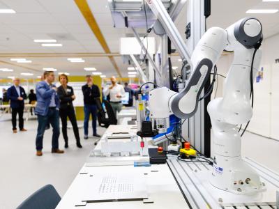 Factory of the Future Experience Center: een landingsbaan voor experimenten en use-cases met Industry 4.0 technologie